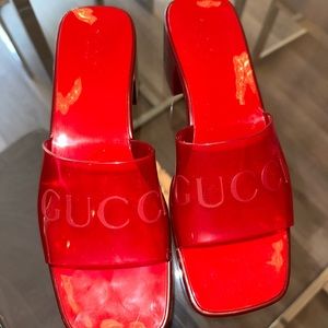 Gucci Sandals. 37. Never worn. Dust bag & box included. Hot Pink.